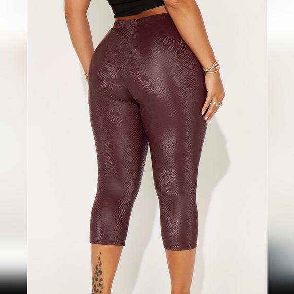 Python Capri Legging - Wine - Picture 3 of 3
